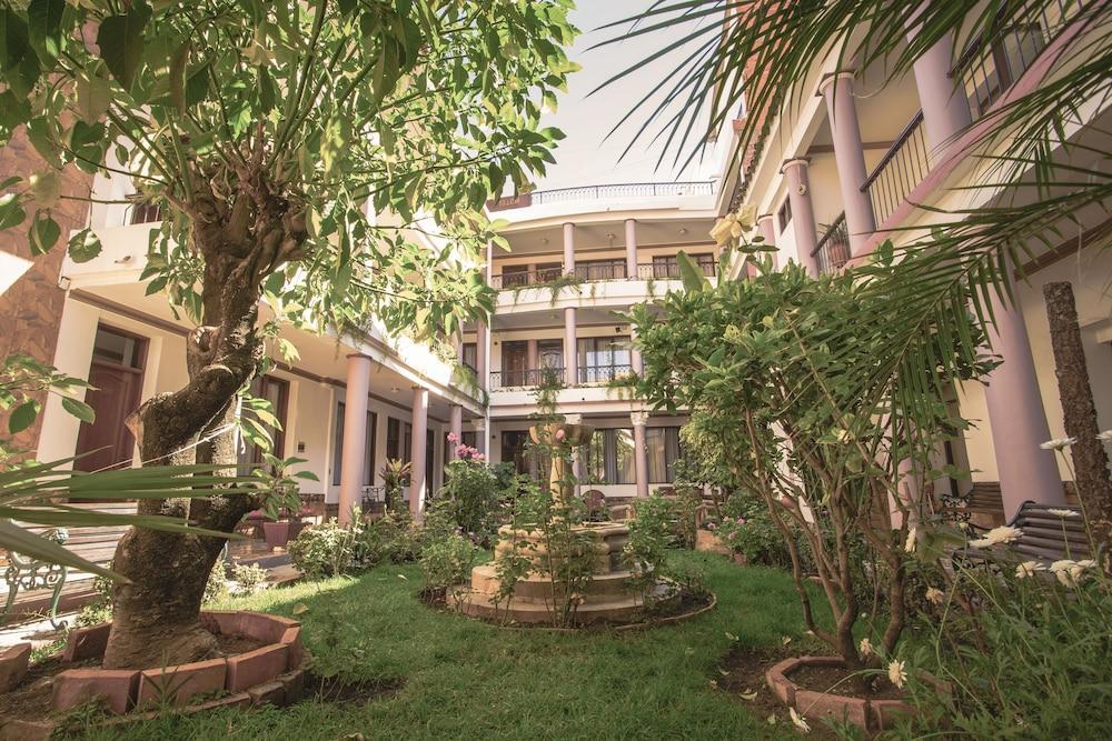סוקרה Hotel Independencia מראה חיצוני תמונה