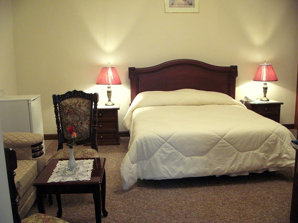 סוקרה Hotel Independencia חדר תמונה