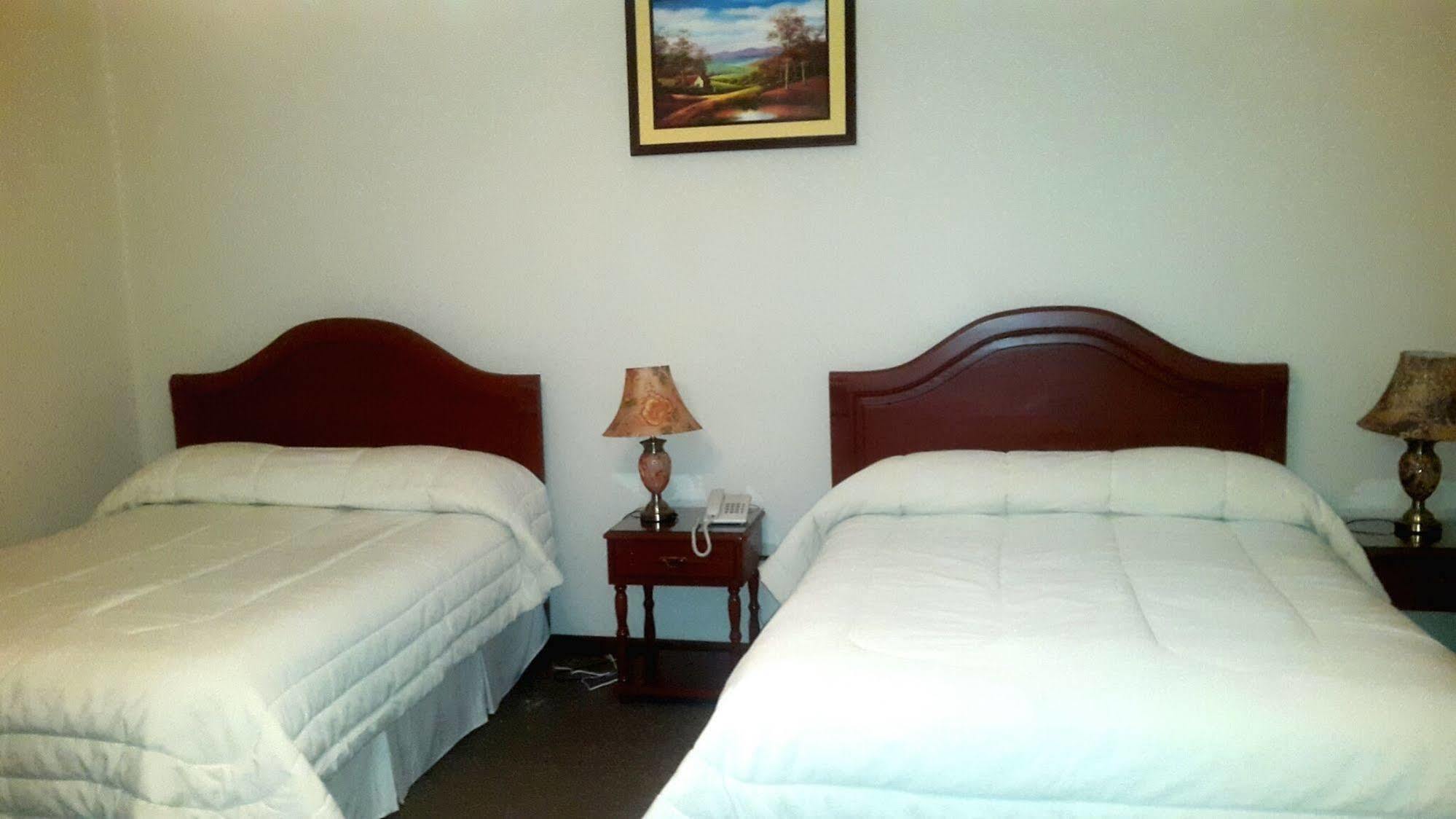 סוקרה Hotel Independencia מראה חיצוני תמונה