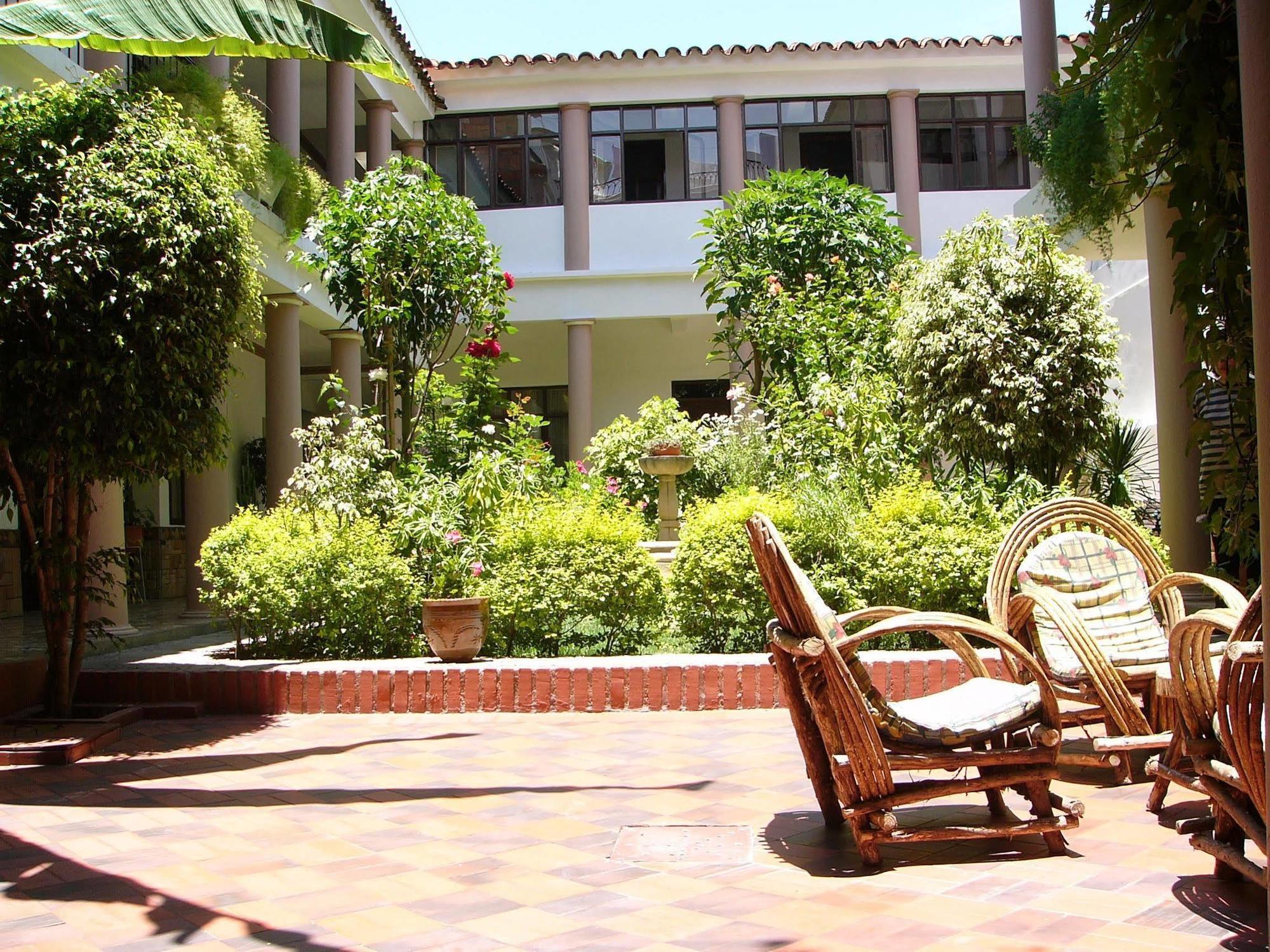 סוקרה Hotel Independencia מראה חיצוני תמונה