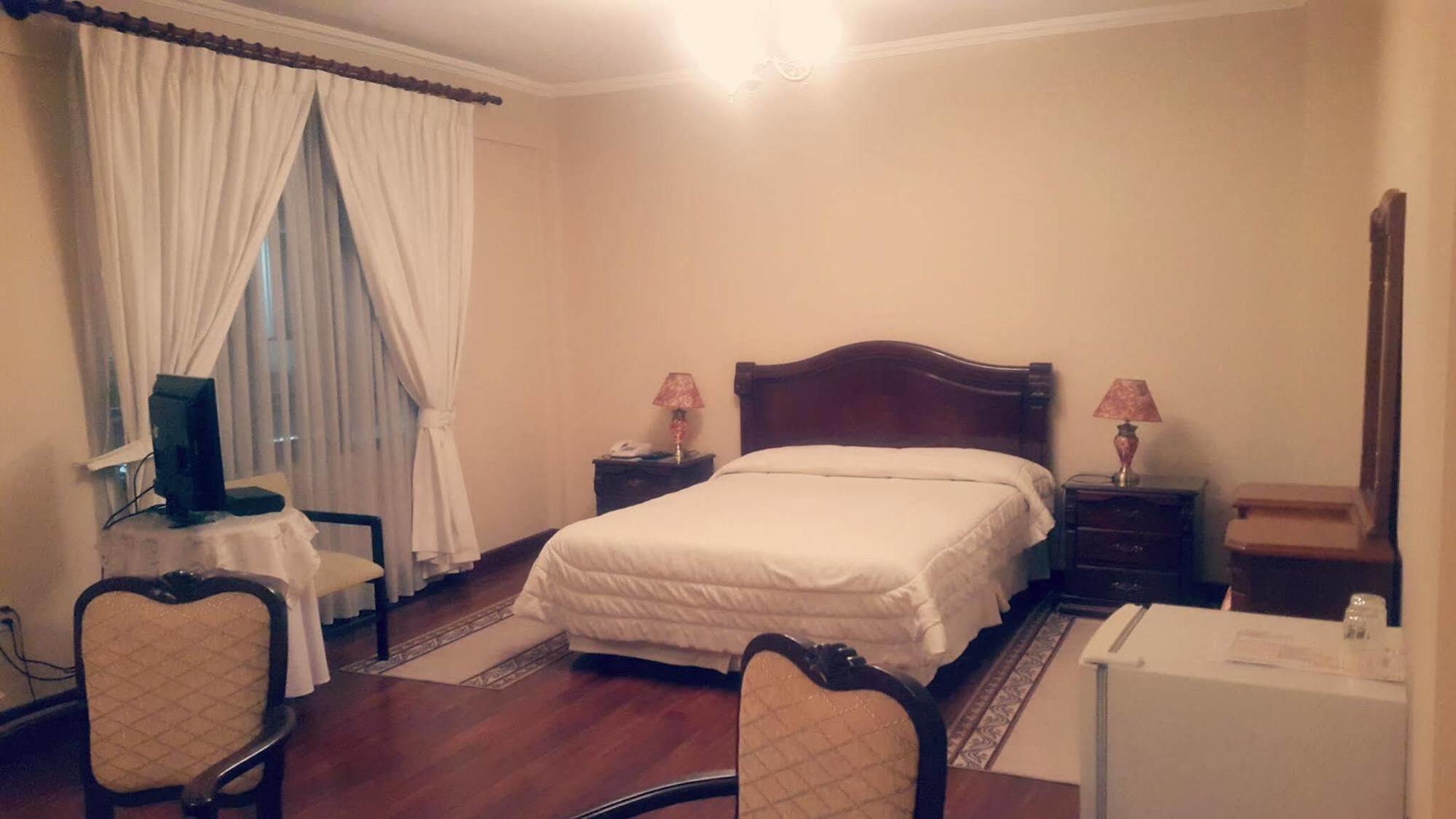 סוקרה Hotel Independencia מראה חיצוני תמונה